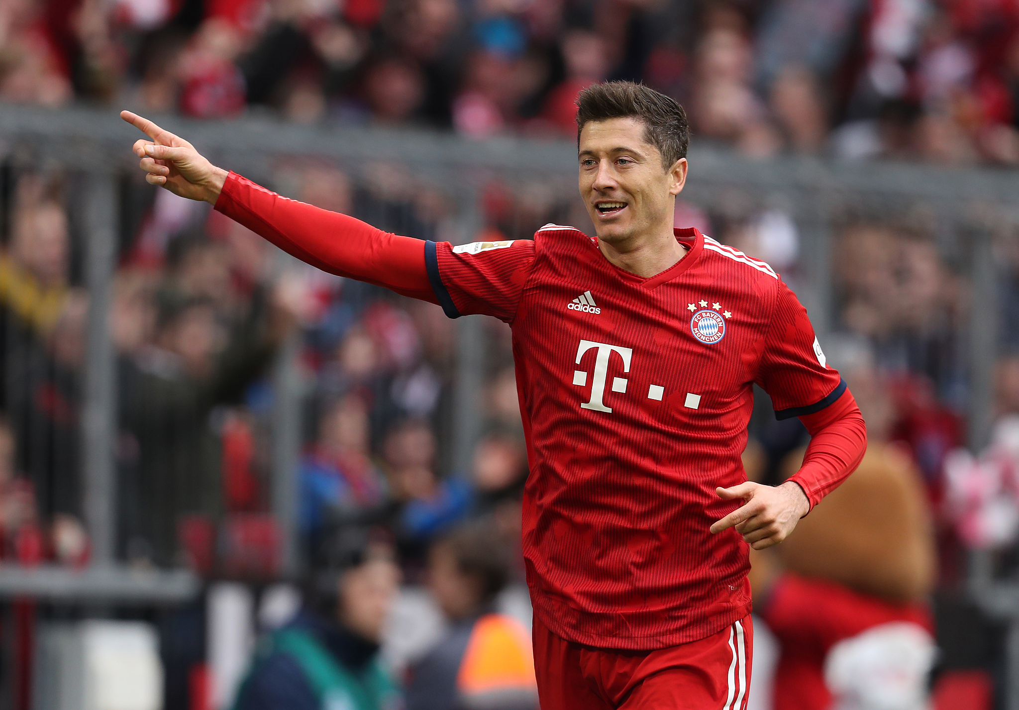 广东一夜3消息！杜锋吃徐杰醋，张皓嘉被彻底放弃，麦考尔复出（广东队一夜三讯：杜锋对徐杰生醋意，张皓嘉遭彻底弃用，麦考尔完成复出）