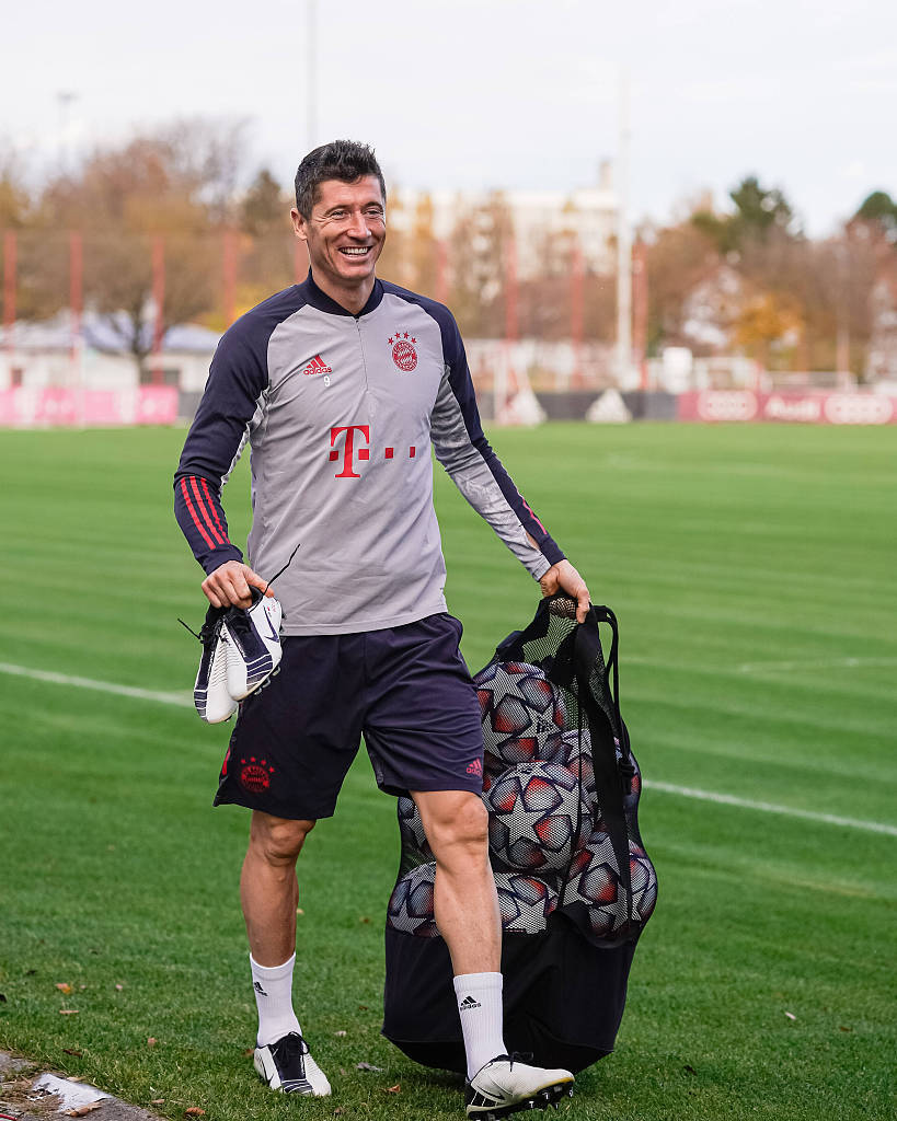 意外！中超冠军队主力外援后腰将跟成都蓉城签约！周定洋为此离队（突发：中超冠军主力外援后腰将签约成都蓉城，周定洋因此离队）