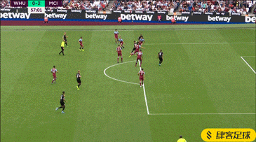 官方：邓弗里斯退出本期国家队集训，将直接返回俱乐部（官方宣布：邓弗里斯缺席本期国家队集训，随即返回俱乐部）