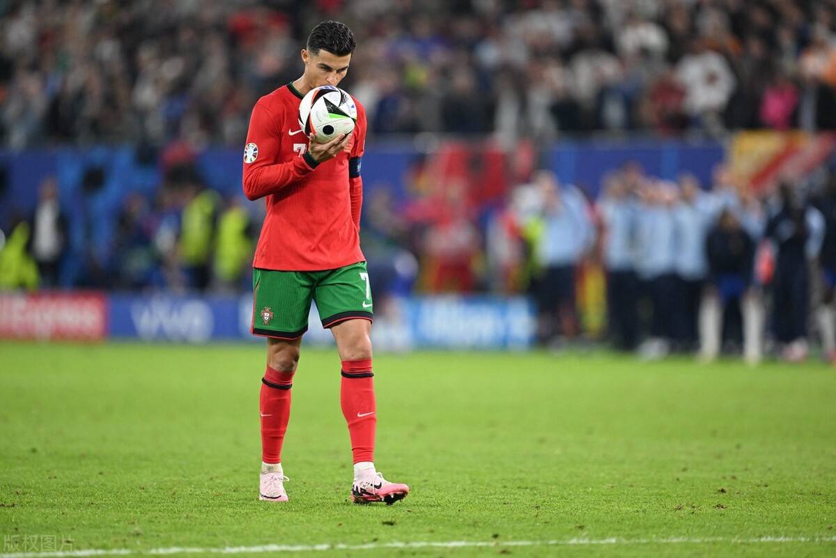 篮球火箭助教临场指挥表现亮眼（火箭助教临场指挥出色）