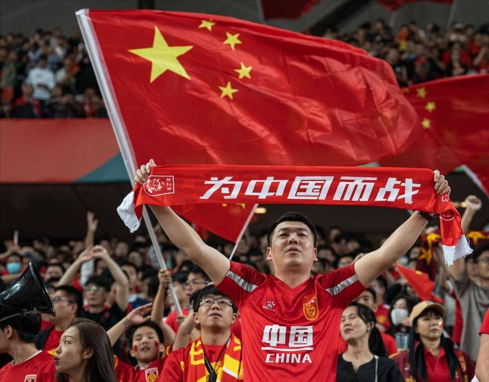 和妻子婚变？原因或曝光，女儿获游泳大奖，妻子庆祝，杜锋反应引关注