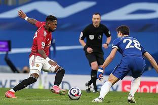 灰熊被逆转！莫兰特21+10犯大错，乐福梦回巅峰，湖人弃将也拉胯（灰熊遭逆转！莫兰特21+10却成争议焦点，乐福重现巅峰，前湖人球员表现低迷）