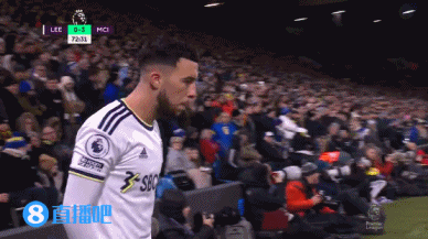 欧冠之夜法国海外球员表现：萨利巴尝试后腰，乌帕决定性（欧冠之夜法国留洋球员亮点：萨利巴客串后腰，乌帕梅卡诺发挥决定性作用）