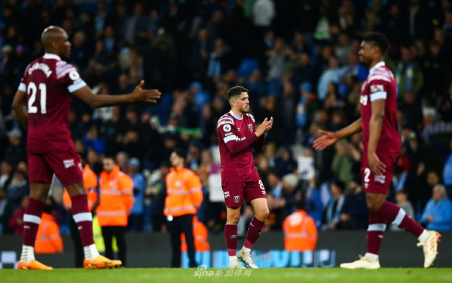 利物浦主场力擒最黑升班马桑德兰，无萨拉赫后发挥出色，全取3分。（利物浦安菲尔德击退升班黑马桑德兰，缺萨拉赫仍强势全取三分）