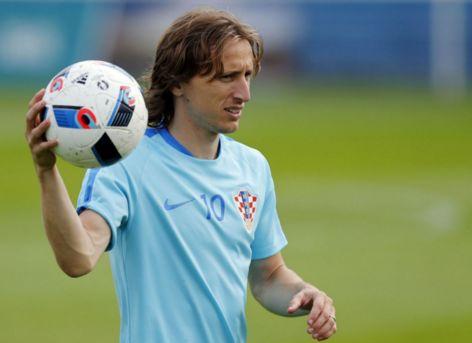 篮球火箭旧将回归休城，粉丝热烈欢迎（火箭旧将重返休城，球迷热情相迎）