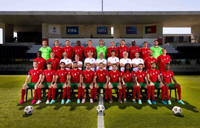 数据占优，拜仁对阿森纳5场不败，14次交手赢下8场（数据优势明显：拜仁近5次对阵阿森纳保持不败，14次交锋斩获8胜）