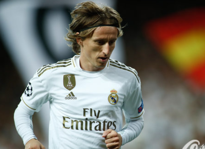 混团世界杯：日乒8-0瑞典，获六连胜，伊藤美诚让对手三局得10分（混团世界杯：日本8-0横扫瑞典，豪取六连胜，伊藤美诚三局仅失10分）